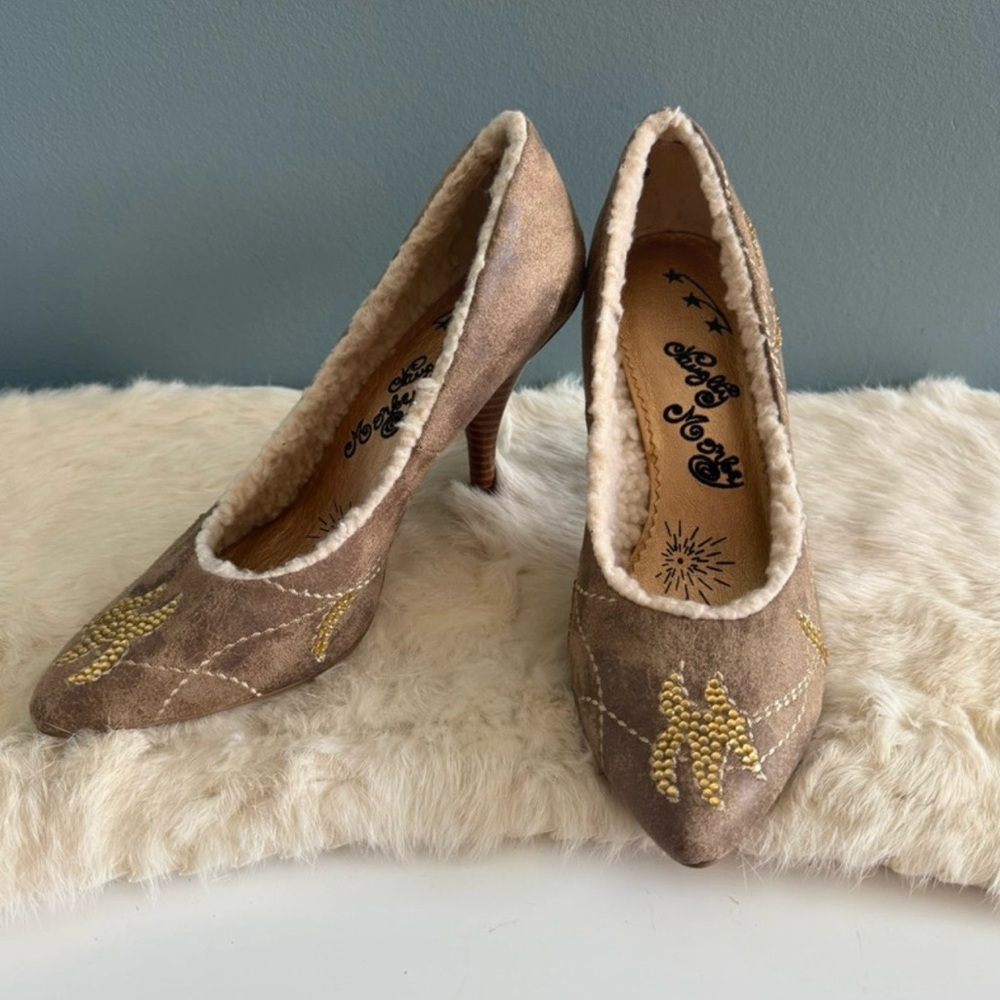Naughty Monkey Women’s Unreserved Rhinestone Embellished Pump